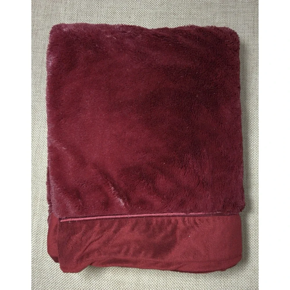 Restoration Hardware Throw Blanket‎ Red Cozy Plush Shiny 60x70